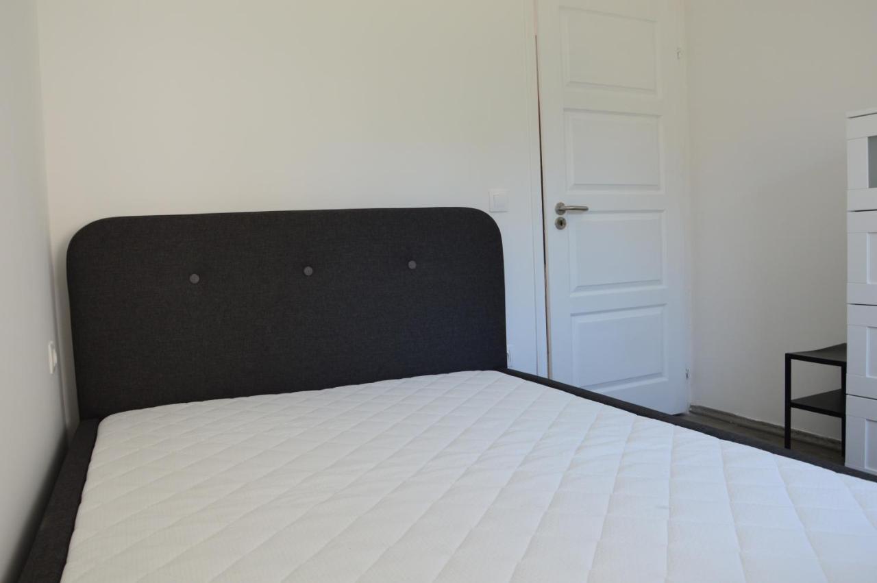 Quiet Residential Area B Taplan - 2 Bedroom And Living Room Apartment Szombathely Exterior photo